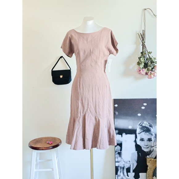 vintage Dresses & Skirts - Vintage 1940s Tan Short Sleeve Midi Flare Dress Classic Chic Neutral S